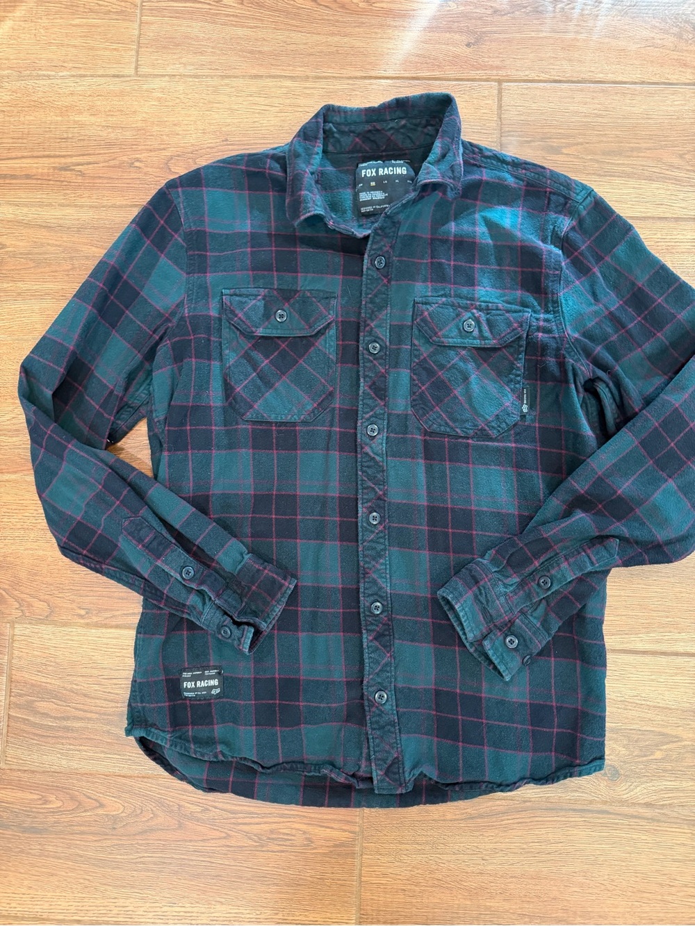 Fox Plaid flannel Button-Down Shirt in Black and Dark Green / men’s medium